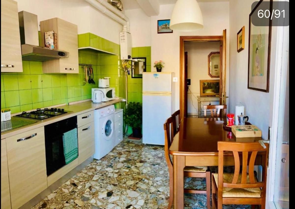 Pang'S Guesthouse Mestre Buitenkant foto